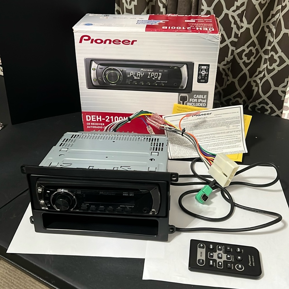 Pioneer DEH-2100lB CD Receiver Autoradio CD